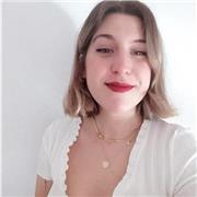 Profesora de Historia imparte clases de apoyo a todos los niveles